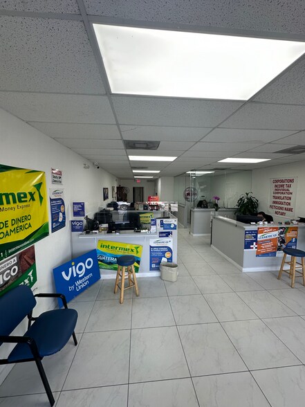 More Photos Of 6400-6402 Pembroke Rd, Miramar General Retail For Sale
