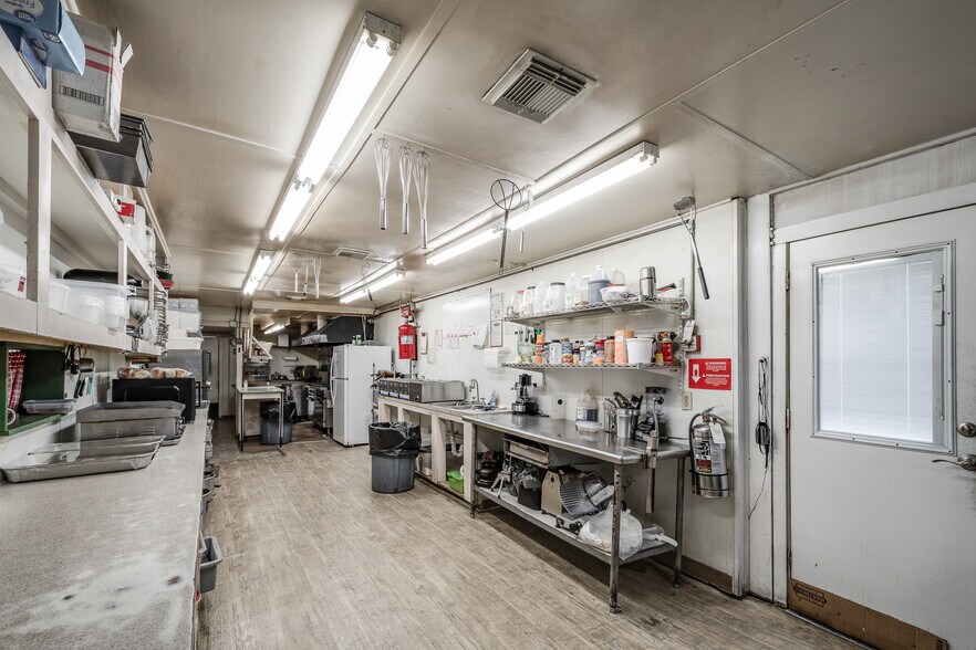 More Photos Of 318 N Washington Ave, Livingston General Retail For Sale