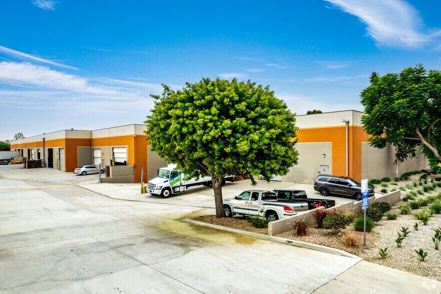 More Photos Of 17022 S Montanero Ave, Carson Warehouse For Lease