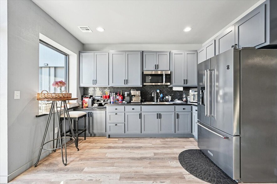 More Photos Of 22390 E 111th St, Broken Arrow Warehouse For Lease