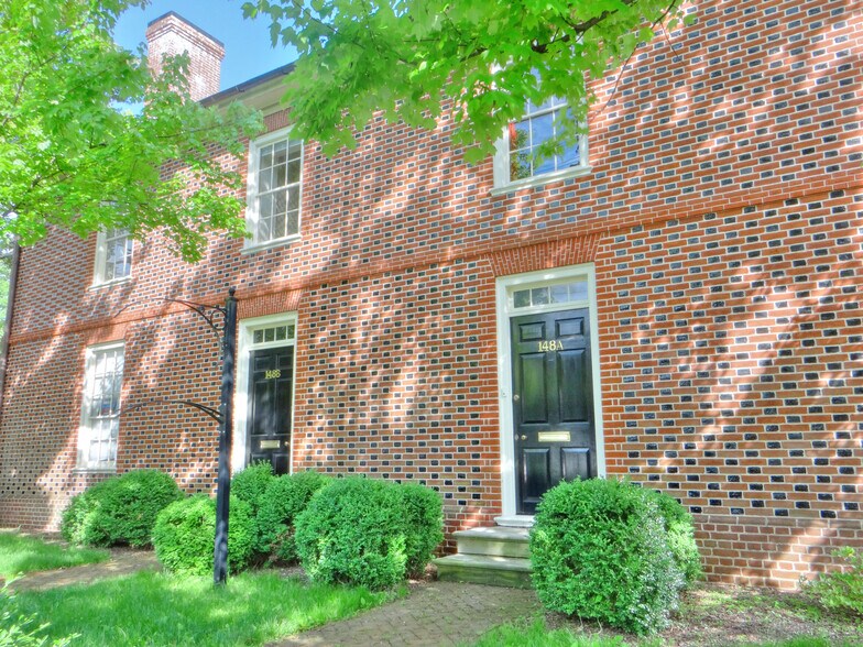 More Photos Of 148-150 Jefferson St, Lexington Office For Lease