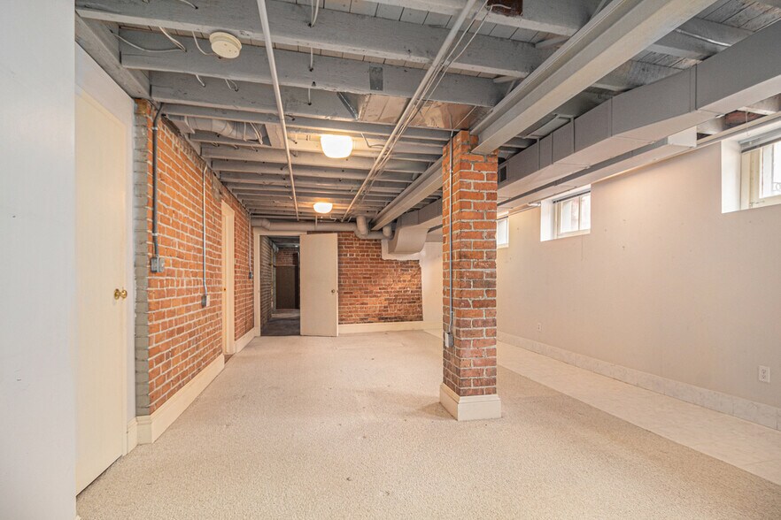 More Photos Of 318 S Thayer St, Ann Arbor Flex For Sale