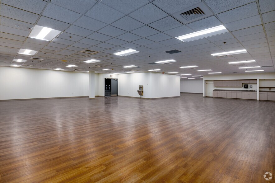 More Photos Of 2380 Sullivan Rd, Aurora Manufacturing For Lease