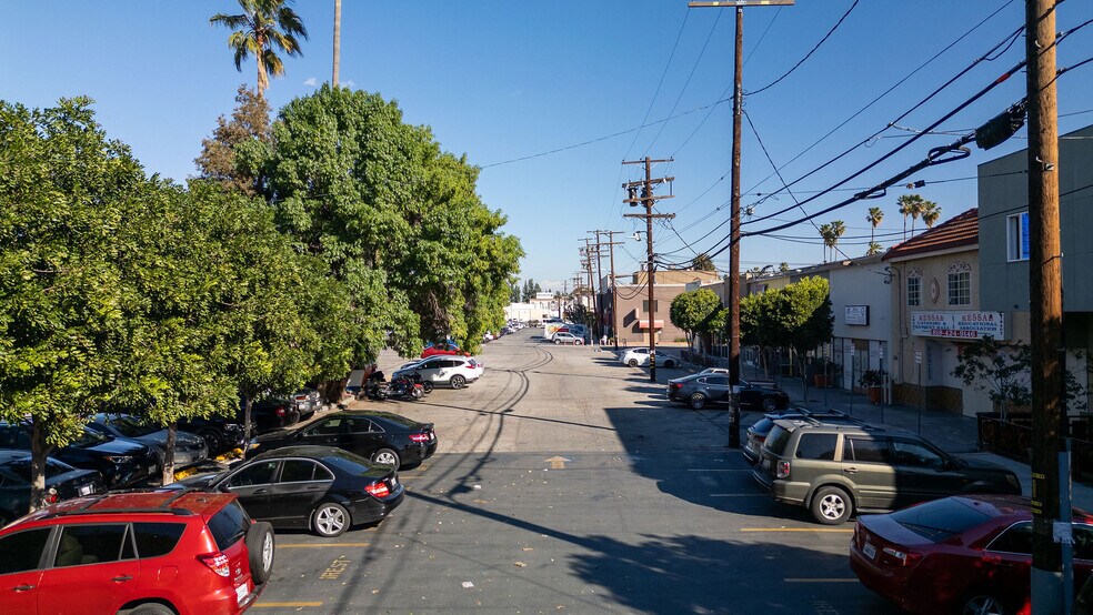 More Photos Of 18407 Sherman Way, Reseda Office For Sale