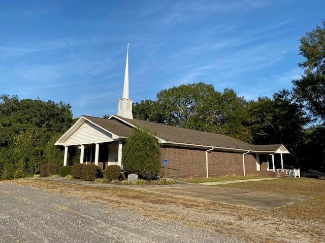 Primary Photo Of 400 Military st, Hamilton Religious Facility For Sale