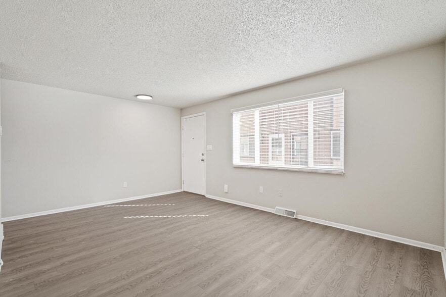 More Photos Of 3035 17th Ave, Longmont Apartments For Sale