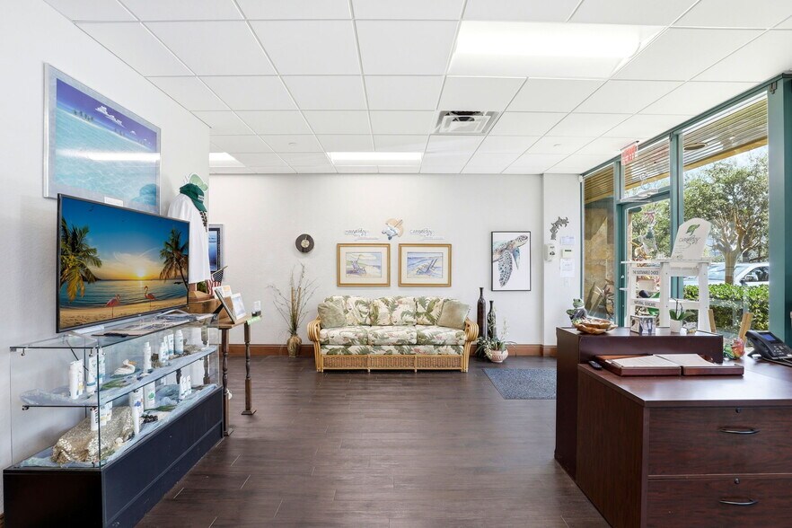 More Photos Of 6881 Kingspointe Pky, Orlando Flex For Sale