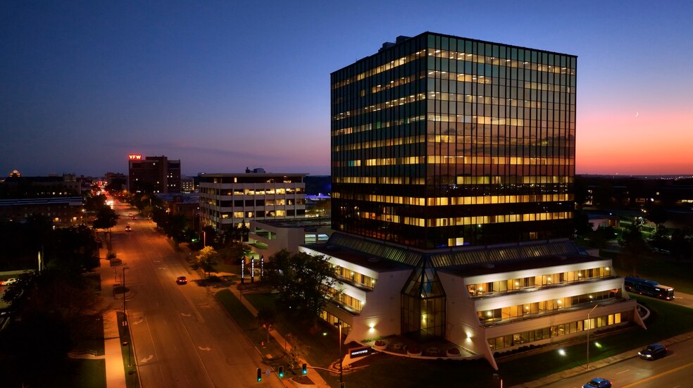Primary Photo Of 3100 Broadway St, Kansas City Office For Sale