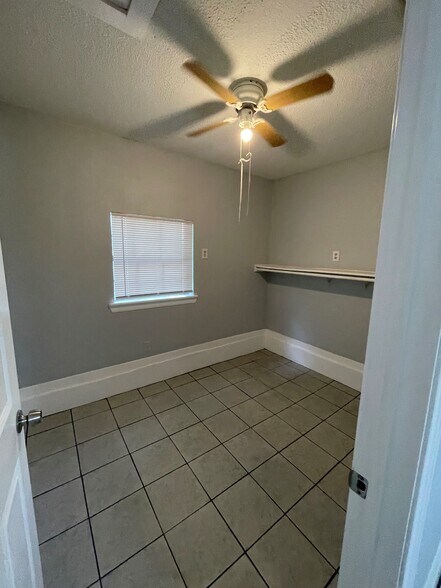 More Photos Of 1612 E Belt Line Rd, Carrollton Office For Sale