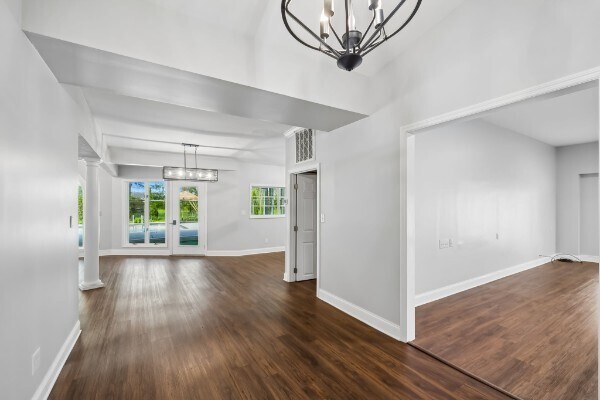 More Photos Of 728 S Spring St, Manchester Specialty For Sale