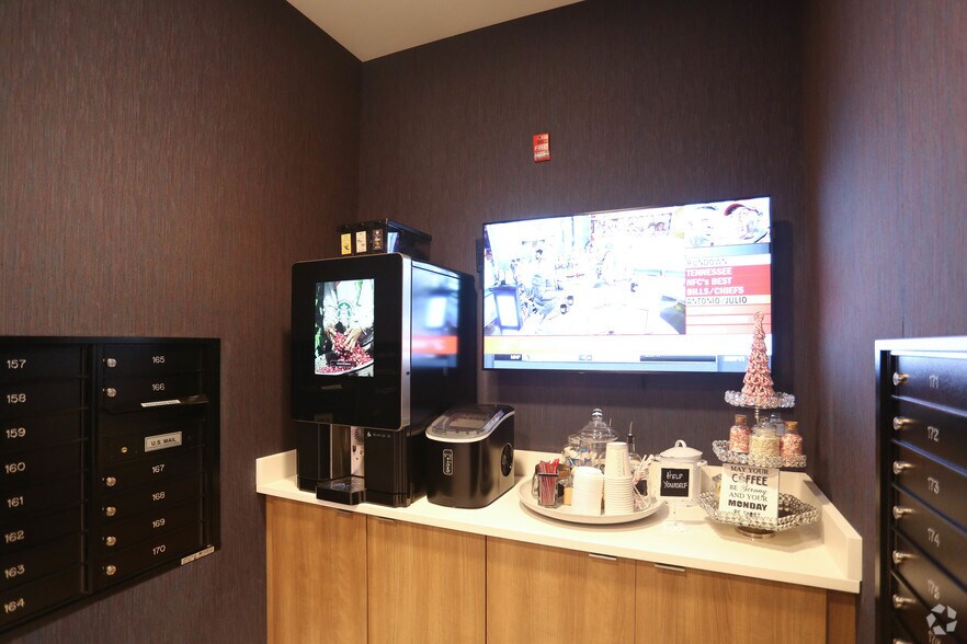 More Photos Of 25-45 N Central Ave, Clayton Apartments For Lease