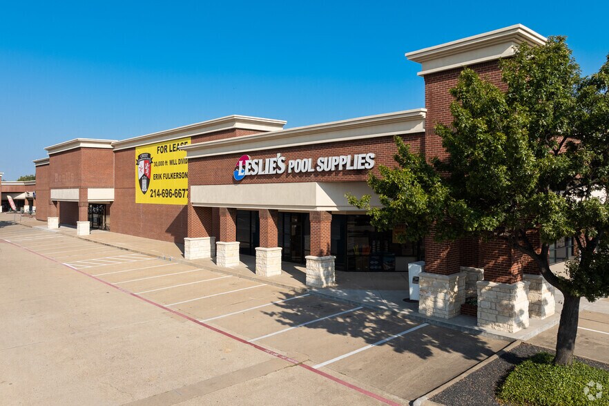 More Photos Of 901 N Polk St, DeSoto General Retail For Lease