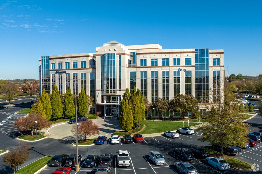 More Photos Of 9335 Harris Corners Pky, Charlotte Office For Lease
