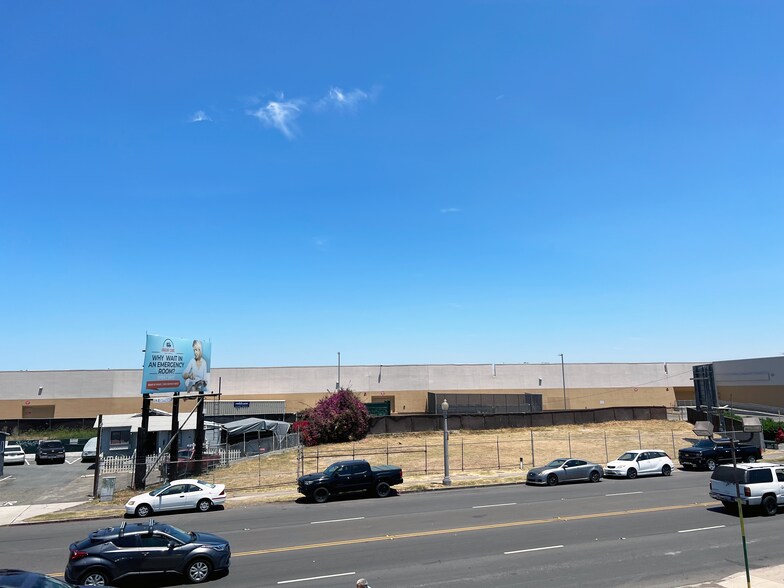 Primary Photo Of 3252-3300 Midway Dr, San Diego Land For Sale