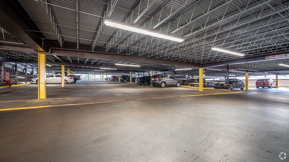 More Photos Of 4151 Southwest Fwy, Houston Office For Lease