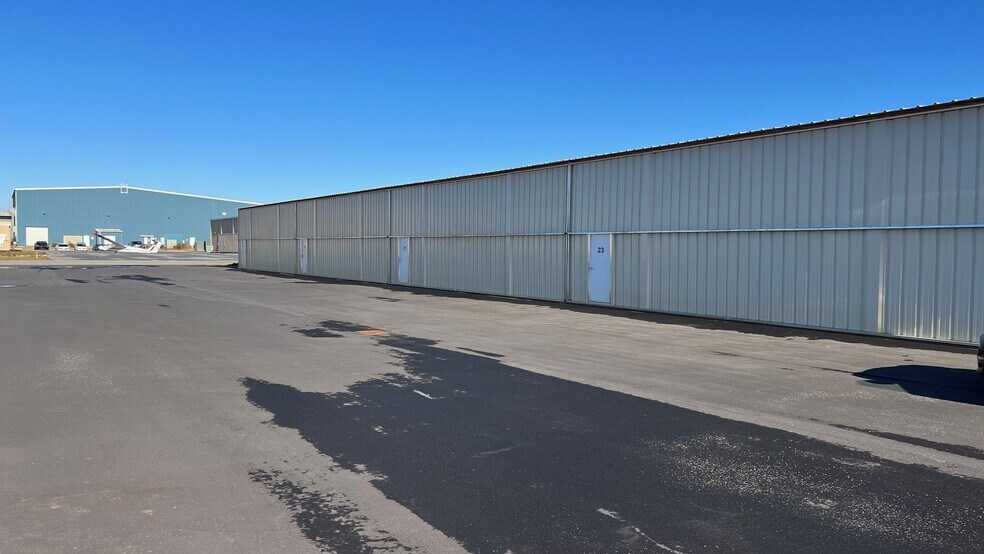 More Photos Of 55 Nation Dr, Newnan Airplane Hangar For Sale