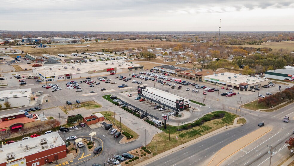 More Photos Of 4830-4958 S Broadway St, Wichita Unknown For Lease
