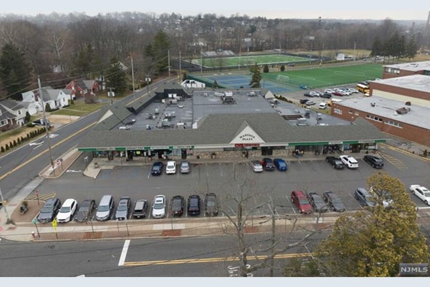 More Photos Of 185 D, New Milford Storefront Retail Office For Lease