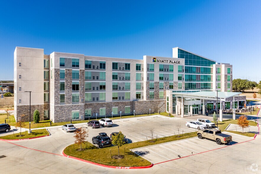 More Photos Of 1315 E New Hope Dr, Cedar Park Hotel For Sale