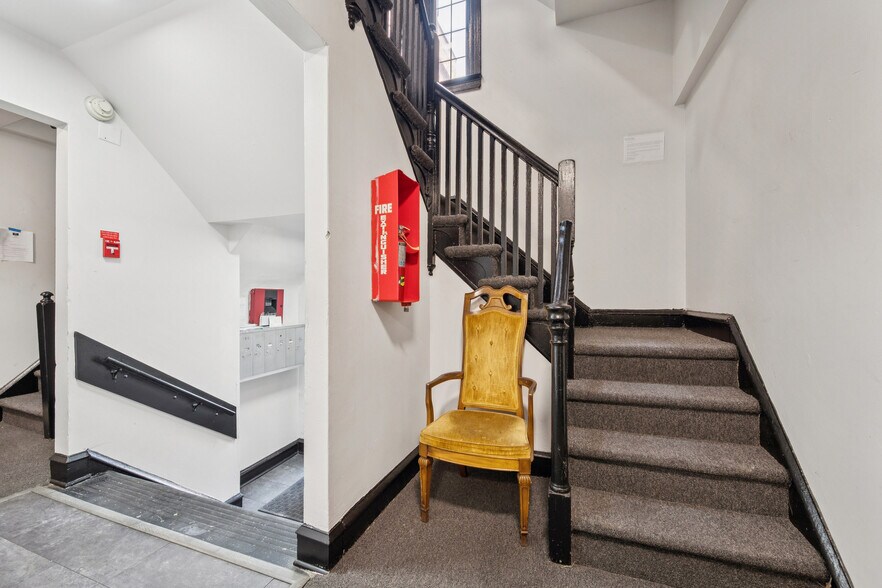 More Photos Of 7092 Forrest Ave, Philadelphia Apartments For Sale