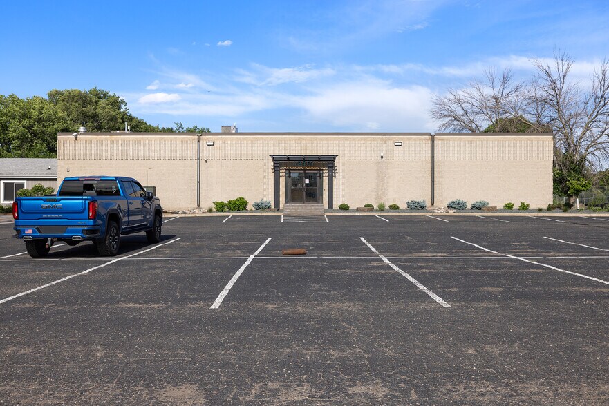 More Photos Of 12401 Washburn Ave S, Burnsville Light Manufacturing For Sale