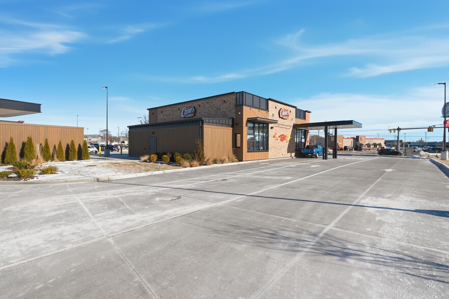 More Photos Of 323 William S Canning Blvd, Fall River Fast Food For Sale