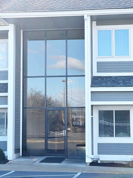 More Photos Of 22-24 Stiles Rd, Salem Office For Lease