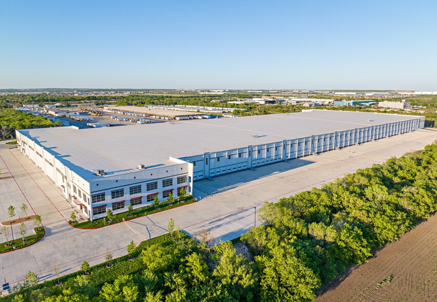 More Photos Of 542 SE Loop 410, San Antonio Warehouse For Lease