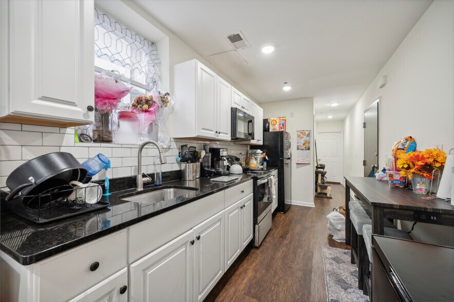 More Photos Of 446-448 S 52nd St, Philadelphia Apartments For Sale