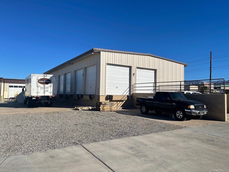 More Photos Of 1640 W Acoma Blvd, Lake Havasu City Showroom For Sale