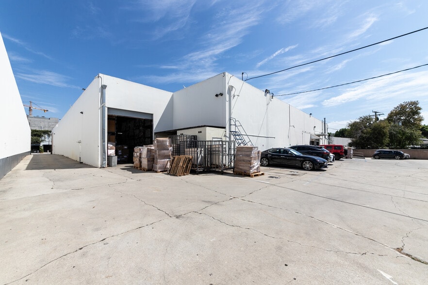 More Photos Of 3961 Landmark St, Culver City Warehouse For Lease