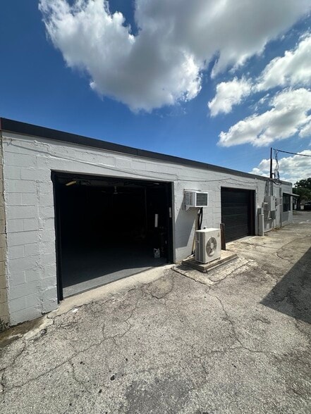 Primary Photo Of 2402 Coolidge Ave, Orlando Warehouse For Lease