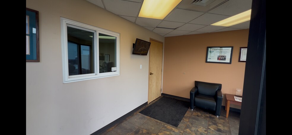 More Photos Of 7156 Sulier Dr, Temperance Manufacturing For Lease