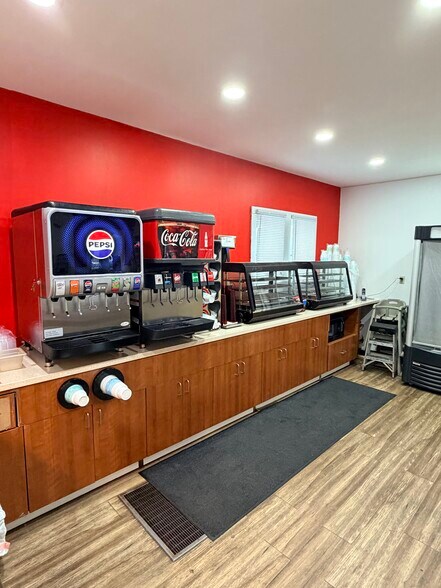 More Photos Of 201 S Highway 63, Freeburg Convenience Store For Sale