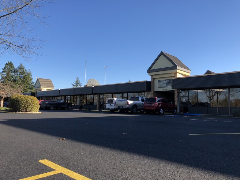 More Photos Of 1140-1144 Willagillespie Rd, Eugene Office For Sale
