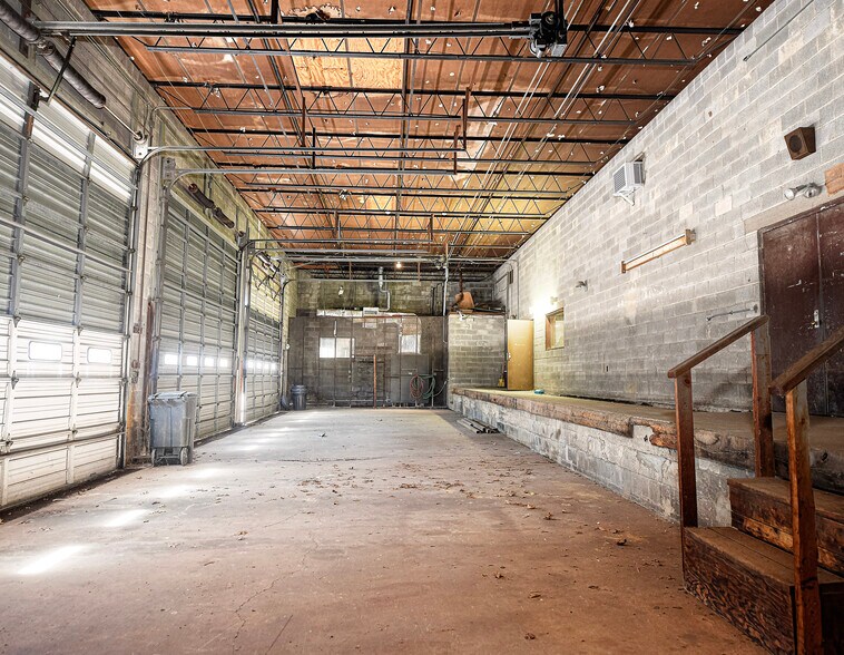 More Photos Of 6412-6418 Frankford Ave, Baltimore Warehouse For Lease