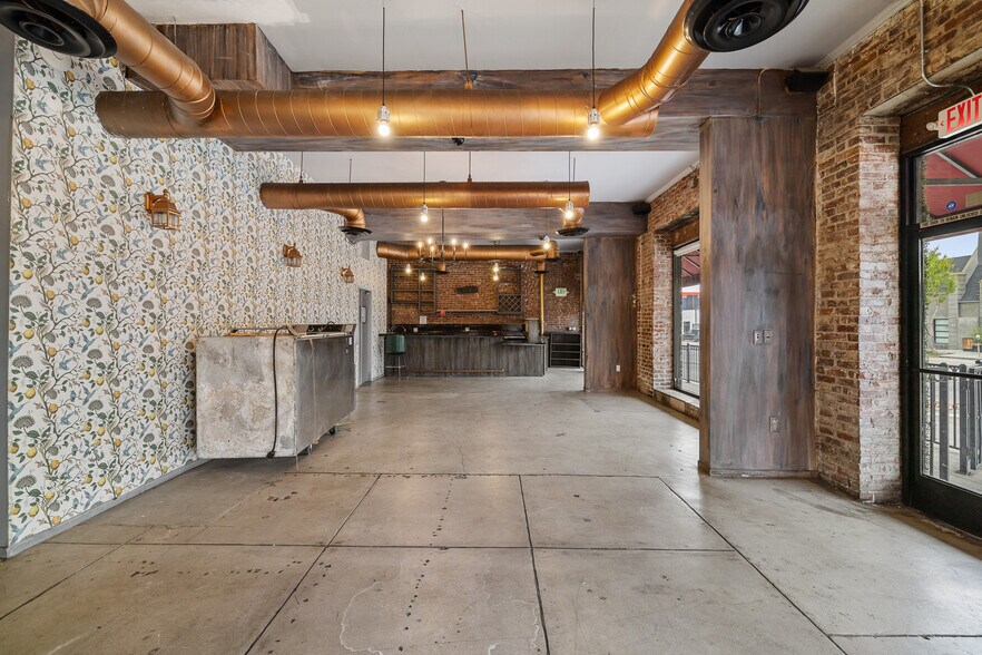 More Photos Of 1156-1160 N Highland Ave, Los Angeles Storefront Retail Residential For Lease