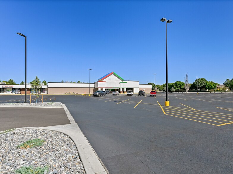 More Photos Of 2148 Broadway, Grand Junction Unknown For Lease