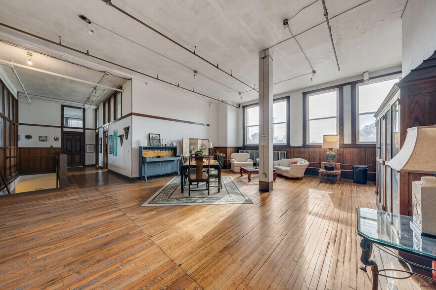 More Photos Of 4403 St Clair Ave, Cleveland Coworking Space