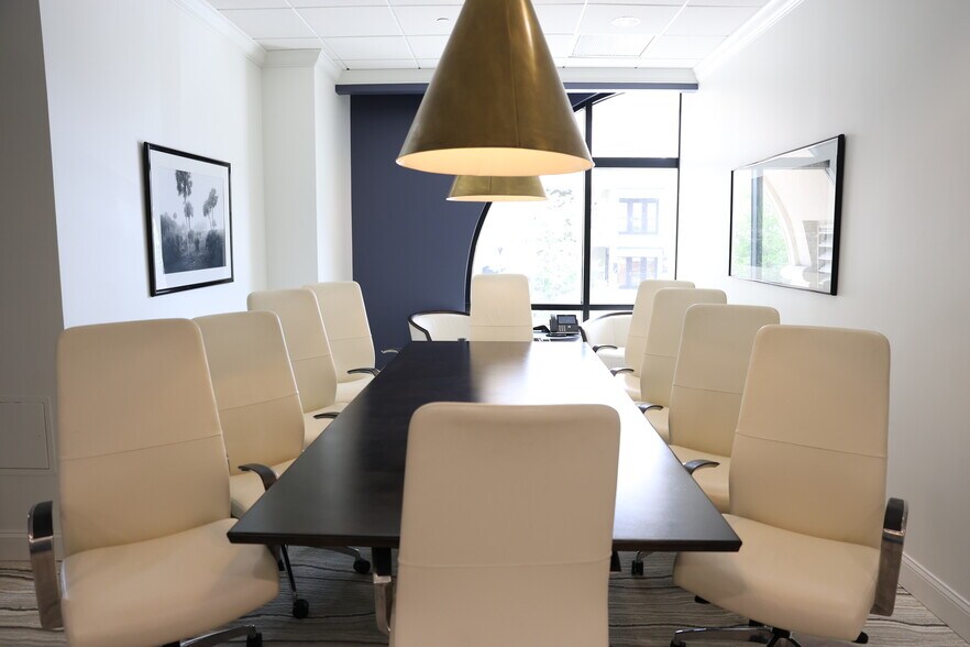 More Photos Of 113-123 S Monroe St, Tallahassee Office For Sale