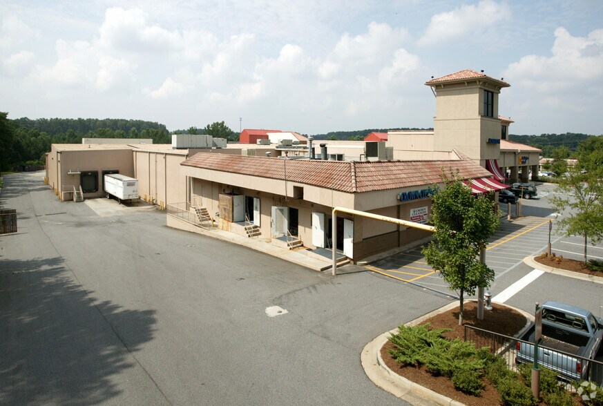 More Photos Of 2421-2423 Shallowford Rd, Marietta Unknown For Lease