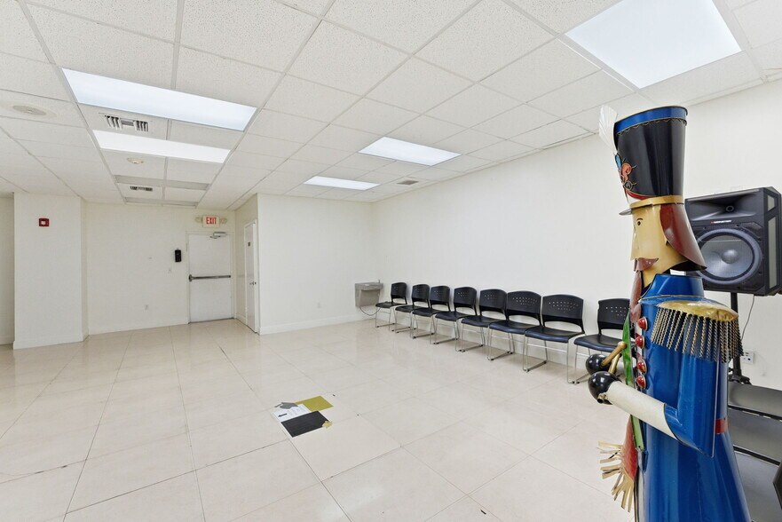 More Photos Of 6545 NW 169th St, Hialeah Medical For Sale