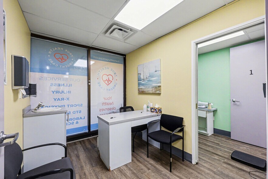 More Photos Of 30000 Orchard Lake Rd, Farmington Medical For Lease