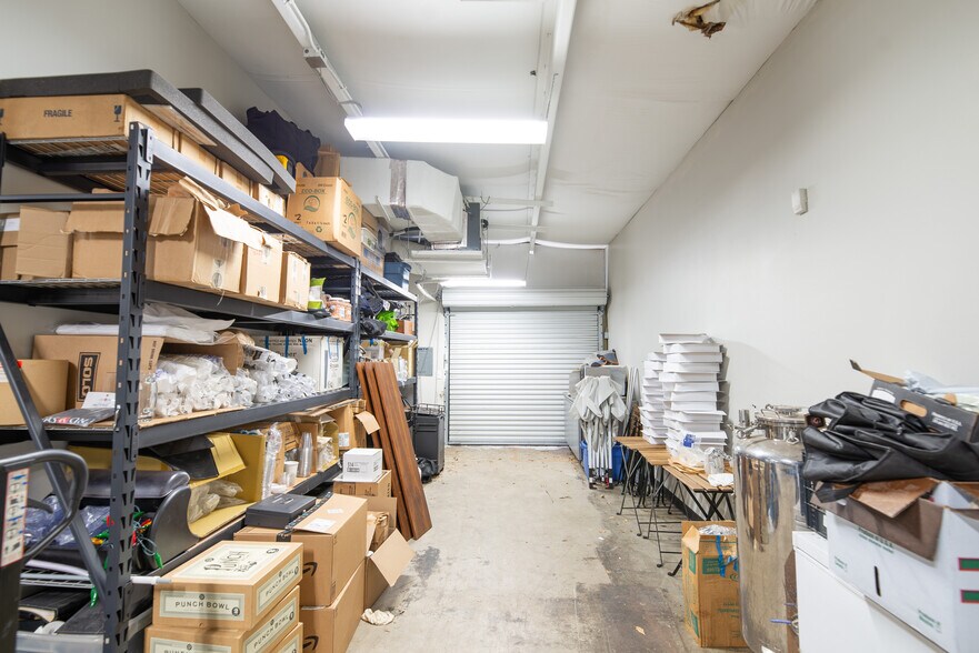 More Photos Of 5010 N Nebraska Ave, Tampa Light Distribution For Lease