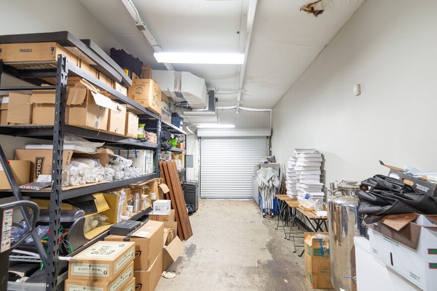 More Photos Of 5010 N Nebraska Ave, Tampa Light Distribution For Lease