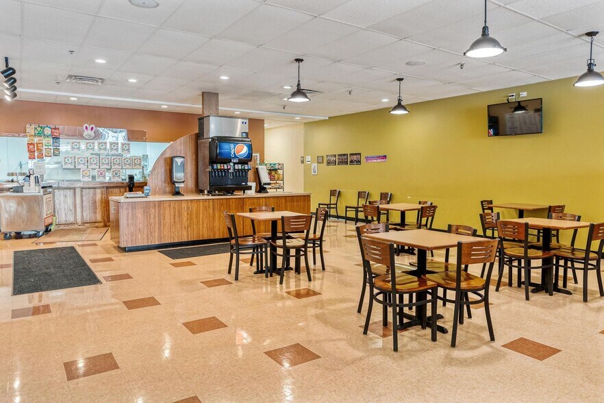 More Photos Of 119 Sand Lake Rd, Onalaska Unknown For Lease