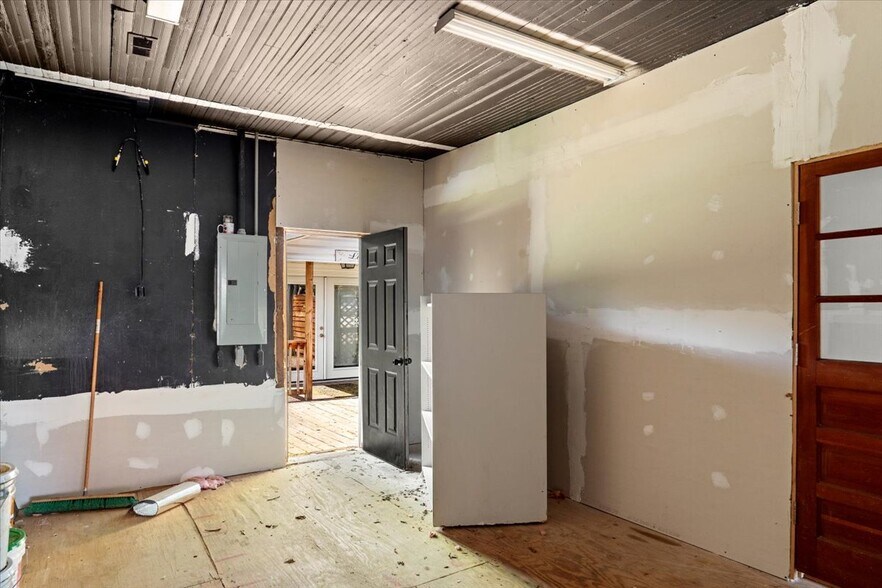 More Photos Of 202 E. North Main Street, Littleton General Retail For Sale
