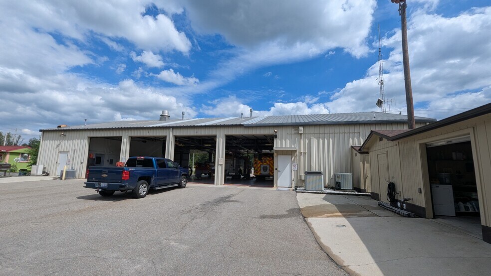 More Photos Of 5311 Castle Hayne Rd, Castle Hayne Flex For Lease