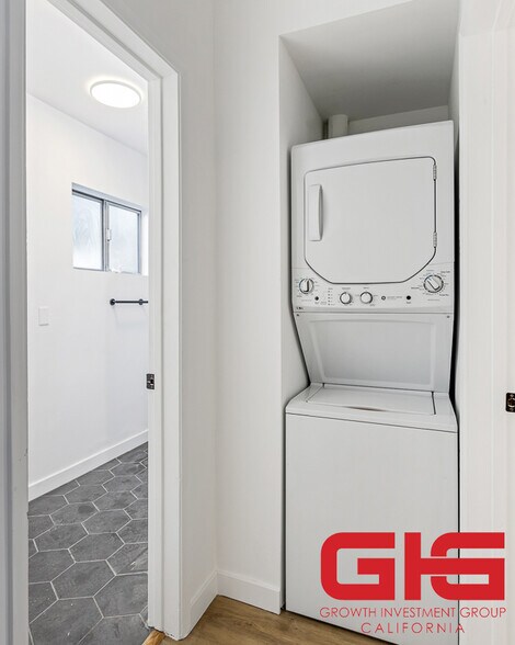 More Photos Of 521 E Live Oak Ave, Arcadia Apartments For Sale