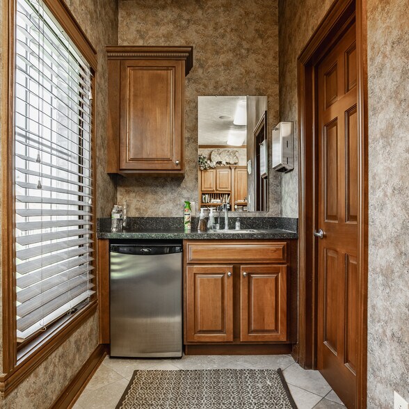 More Photos Of 698 Oldefield Commons Dr, Greenwood Medical For Sale